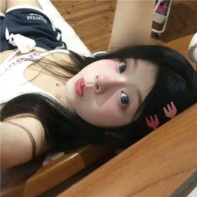 绿茵春色